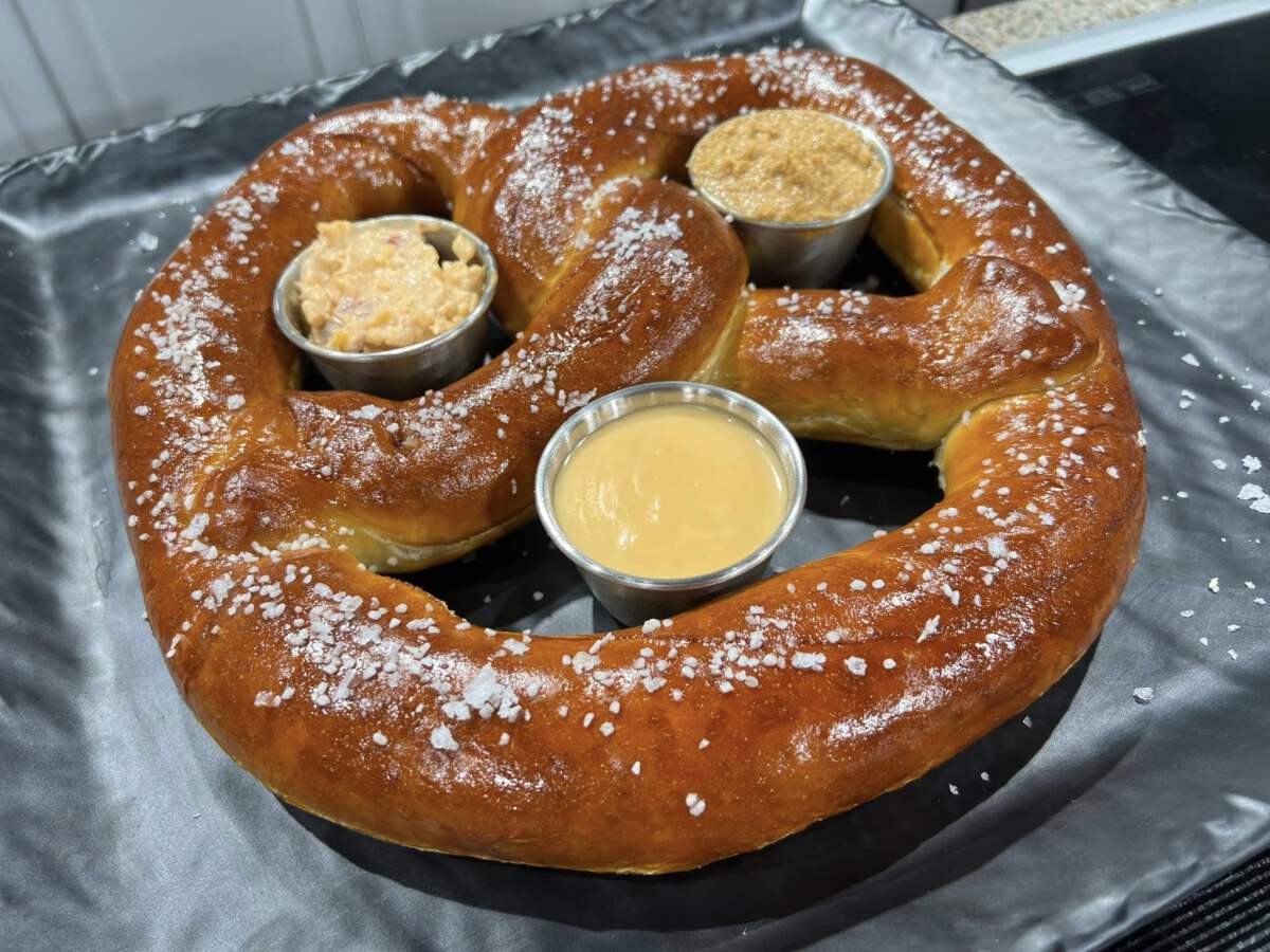 giant pretzel